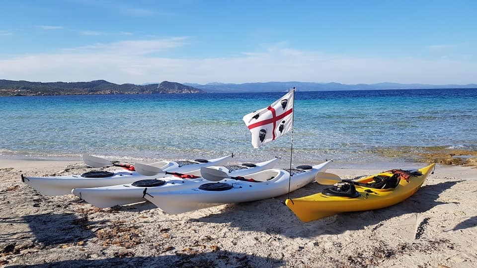 Ajò Kayaking - In spiaggia